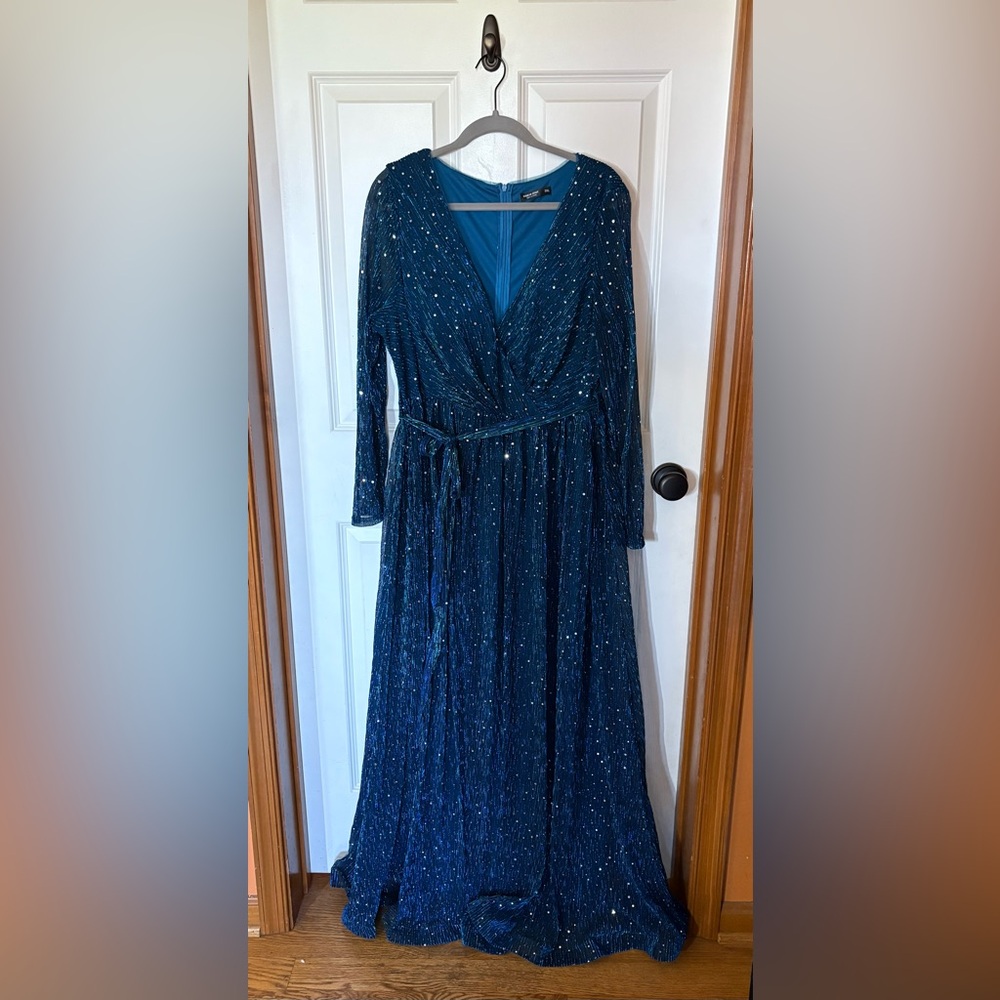 SHEIN Curve Formal Sequined Gown in 2XL